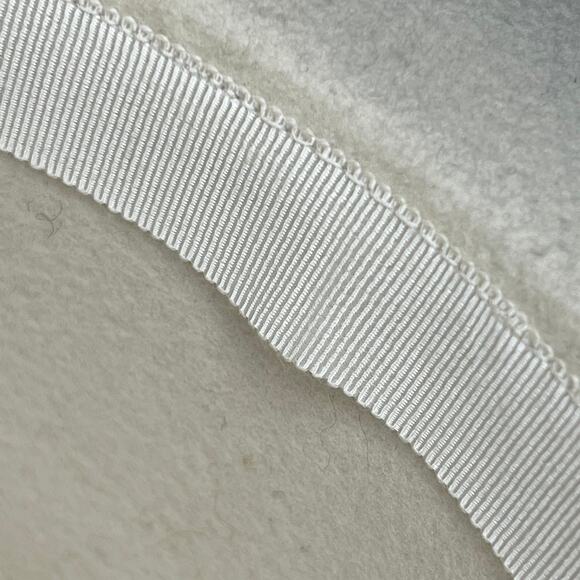 Vintage Women's White black Wool Hounds Tooth Gold Buttons Sequins Hat Size One - Picture 6 of 7